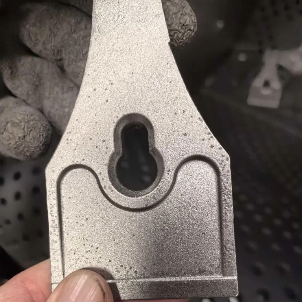 सिलिका सोलको साथ 410 स्टेनलेस स्टील पार्ट्सहरू उत्पादन गर्दै, 205 ग्राम तौल, सतह अक्सिडेशन स्पट दोषहरू: कारणहरू र समाधानहरू